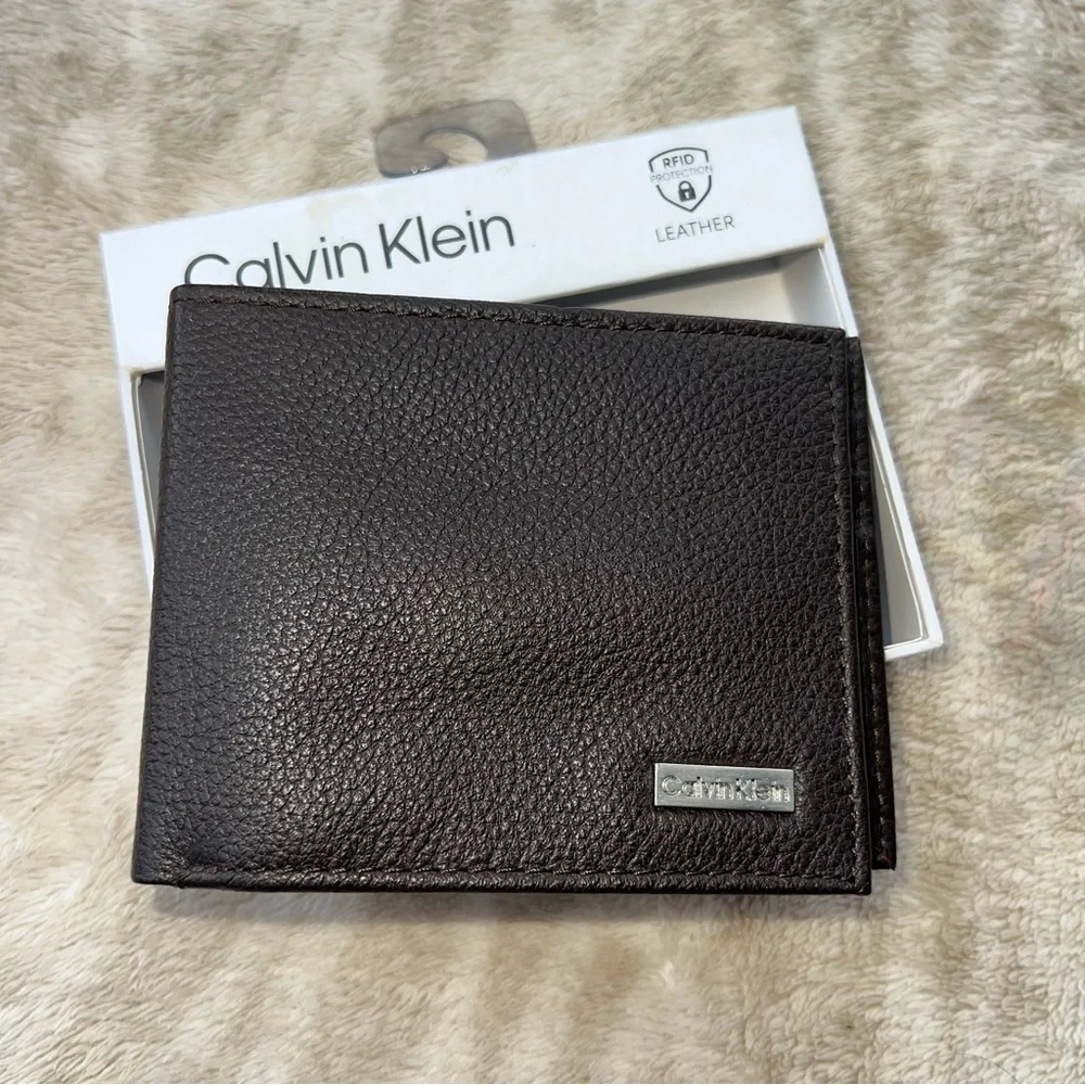 Calvin Klein Dark brown Pebbled Leather Wallet with Metal Logo,RFID protection